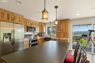 781 Black Oak Dr, Roseburg, OR 97471 - Photo 14