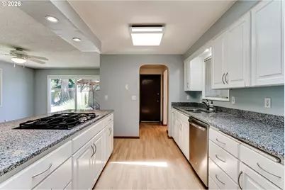 4742 Thunderbird St, Eugene, OR 97404 - Photo 8
