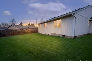 1108 NE Tamera Ln, Portland, OR 97220 - Photo 12