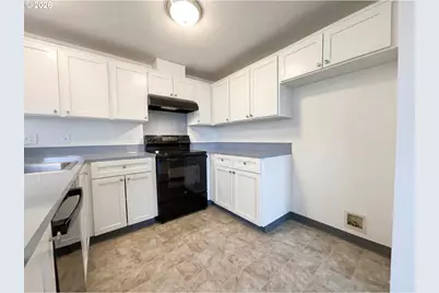 1108 NE Tamera Ln, Portland, OR 97220 - Photo 16