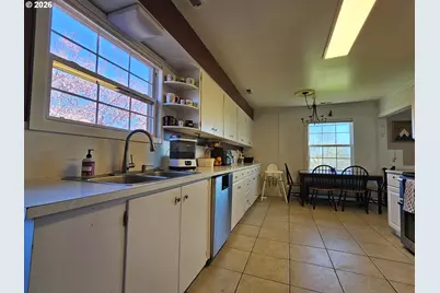 711 SE 8th St, Pendleton, OR 97801 - Photo 18