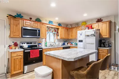 434 NW Broc Dr, Winston, OR 97496 - Photo 12