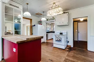 220 E Main St, Lowell, OR 97452 - Photo 8