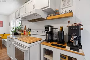 12425 SW 7th St, Beaverton, OR 97005 - Photo 18