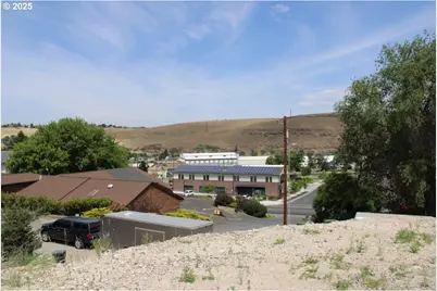 526 SE 15th St, Pendleton, OR 97801 - Photo 4