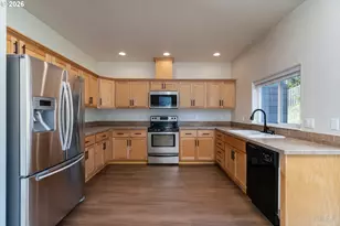 926 NE Sunset Ct, Clatskanie, OR 97016 - Photo 6