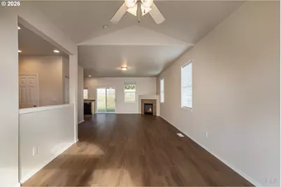 926 NE Sunset Ct, Clatskanie, OR 97016 - Photo 4