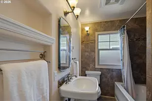 2490 Emerald St, Eugene, OR 97403 - Photo 24