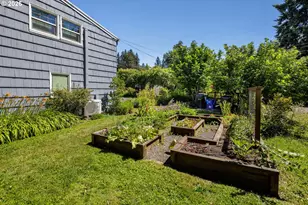 2490 Emerald St, Eugene, OR 97403 - Photo 28