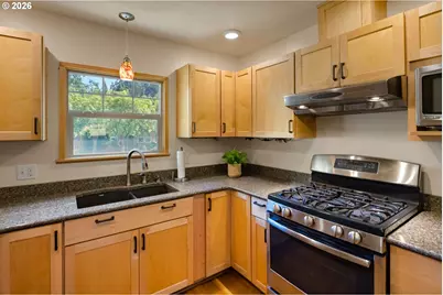 2490 Emerald St, Eugene, OR 97403 - Photo 18