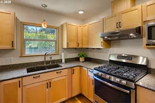 2490 Emerald St, Eugene, OR 97403 - Photo 18