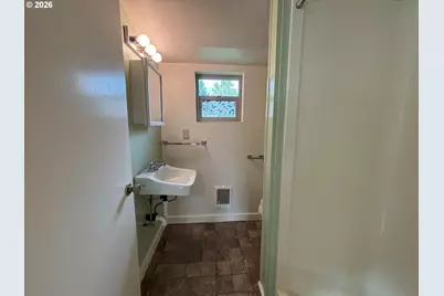 2490 Emerald St, Eugene, OR 97403 - Photo 36