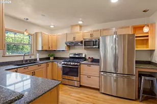 2490 Emerald St, Eugene, OR 97403 - Photo 16