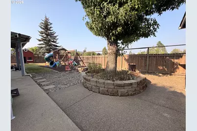 226 Johnson St, Sutherlin, OR 97479 - Photo 32
