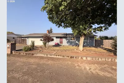 226 Johnson St, Sutherlin, OR 97479 - Photo 1