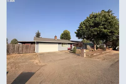 226 Johnson St, Sutherlin, OR 97479 - Photo 2