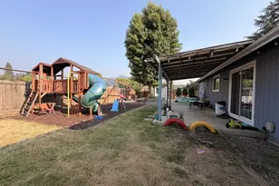 226 Johnson St, Sutherlin, OR 97479 - Photo 28
