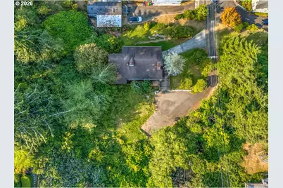 909 5th St, Astoria, OR 97103 - Photo 8