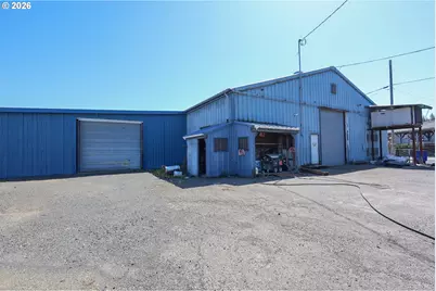 390 N Front St, Coos Bay, OR 97420 - Photo 36