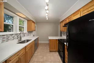 2010 NE 78th Ave, Portland, OR 97213 - Photo 10
