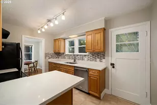 2010 NE 78th Ave, Portland, OR 97213 - Photo 12