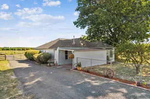 10093 NE Wiseacre Ln, Aurora, OR 97002 - Photo 2
