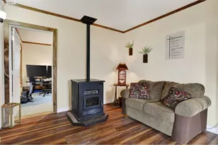 10093 NE Wiseacre Ln, Aurora, OR 97002 - Photo 32