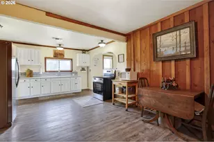 10093 NE Wiseacre Ln, Aurora, OR 97002 - Photo 36