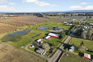 10093 NE Wiseacre Ln, Aurora, OR 97002 - Photo 2
