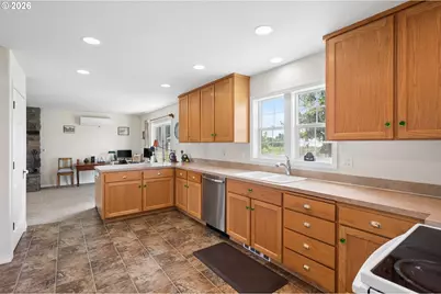 10124 Wiseacre Ln, Aurora, OR 97002 - Photo 18