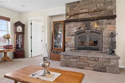 10124 Wiseacre Ln, Aurora, OR 97002 - Photo 14