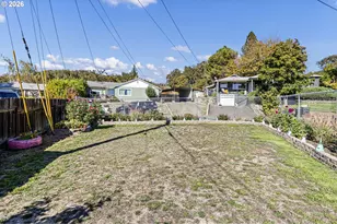 663 NE Knoll Ave, Roseburg, OR 97470 - Photo 8