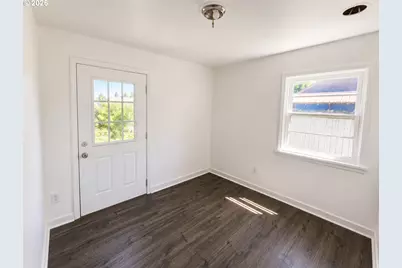 932 SW Swift Ave, Mill City, OR 97360 - Photo 12