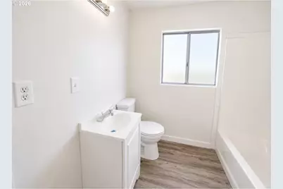 932 SW Swift Ave, Mill City, OR 97360 - Photo 10