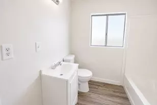 932 SW Swift Ave, Mill City, OR 97360 - Photo 10