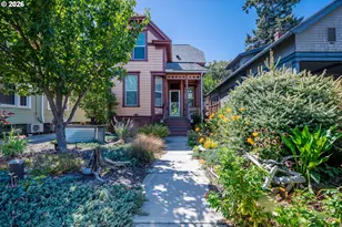 412 E 4th St, The Dalles, OR 97058 - Photo 2