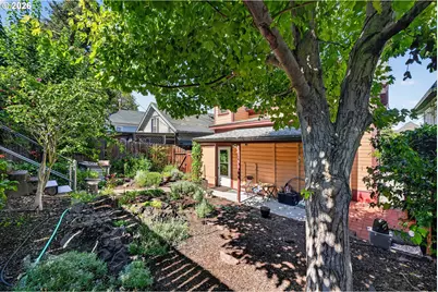 412 E 4th St, The Dalles, OR 97058 - Photo 22
