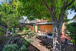 412 E 4th St, The Dalles, OR 97058 - Photo 22