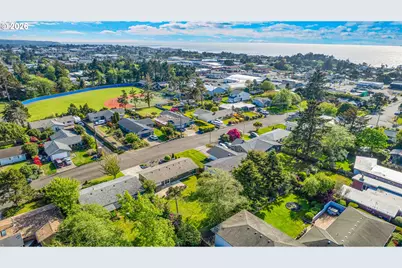 338 NE San-Bay-O Cir, Newport, OR 97365 - Photo 4
