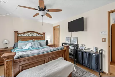 13052 SE Cora St, Portland, OR 97236 - Photo 18