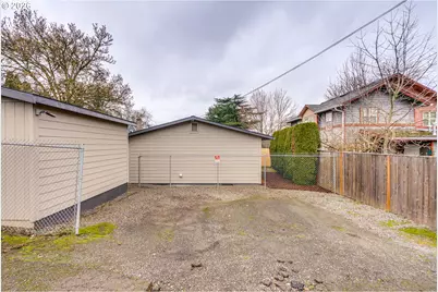 3954 N Borthwick Ave, Portland, OR 97227 - Photo 18