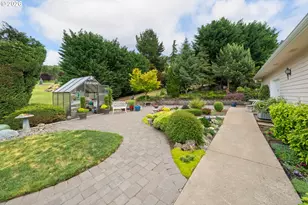 227 Darley Dr, Roseburg, OR 97471 - Photo 12
