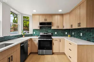 8328 SW 9th Ave, Portland, OR 97219 - Photo 8
