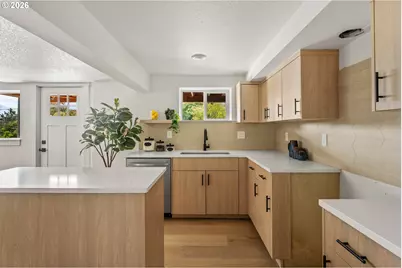 8328 SW 9th Ave, Portland, OR 97219 - Photo 30