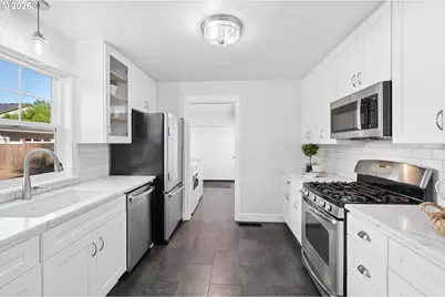 7403 SW Mapleleaf St, Portland, OR 97223 - Photo 12
