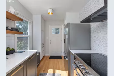 5806 NE 32nd Pl, Portland, OR 97211 - Photo 12
