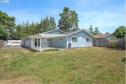1142 9th St, Florence, OR 97439 - Photo 32