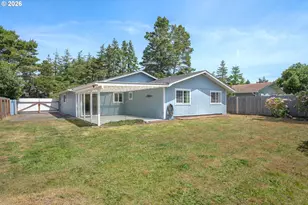 1142 9th St, Florence, OR 97439 - Photo 32