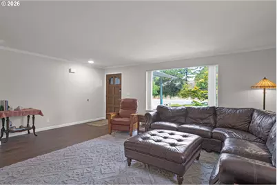 1142 9th St, Florence, OR 97439 - Photo 8