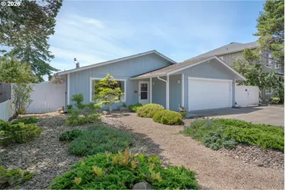 1142 9th St, Florence, OR 97439 - Photo 1